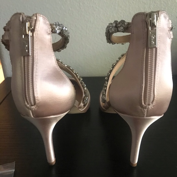 Heels - Picture 3 of 4